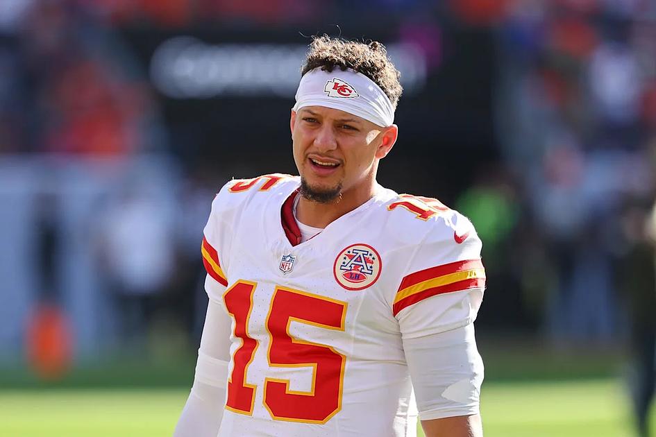 Mahomes cleared for full Chiefs training camp, returns to practice