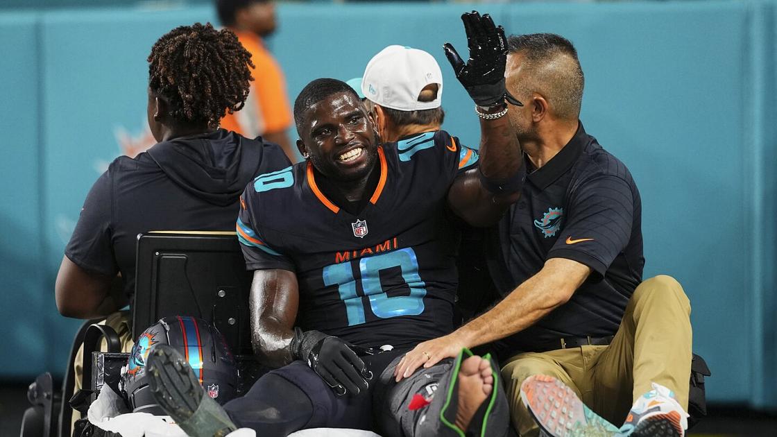 Dolphins' Tyreek Hill Suffers Knee Injury, Undergoes Further Evaluation