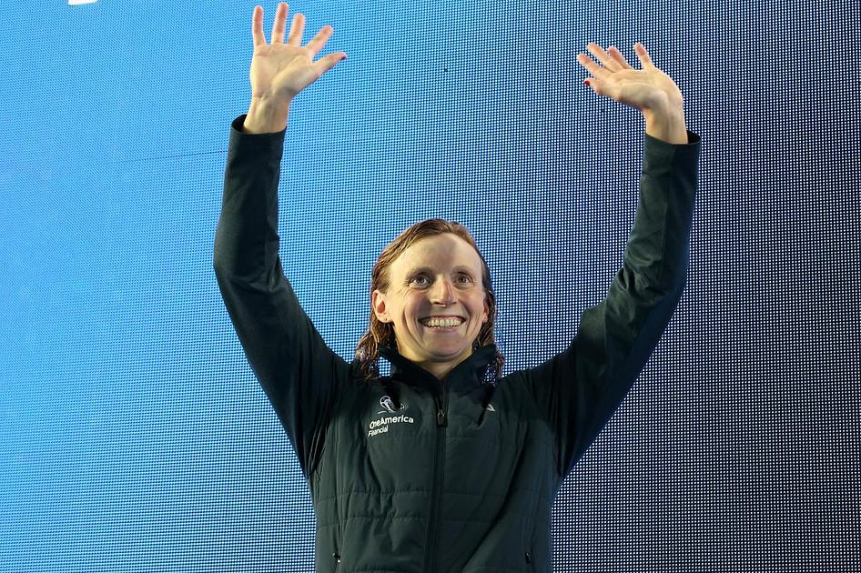 Pallister Upsets Ledecky to Win 800m Freestyle at Pan Pacs