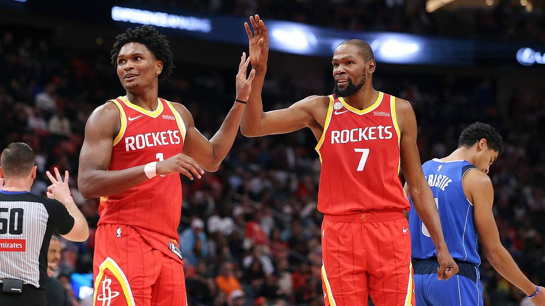 NBA opening night yields mixed results, rookies shine, veterans stumble