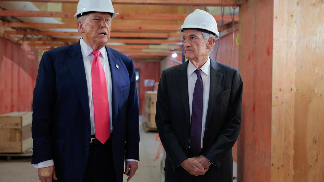 Trump and Fed Chair Powell Disagree Over Central Bank Renovation Costs During Rare Presidential Visit