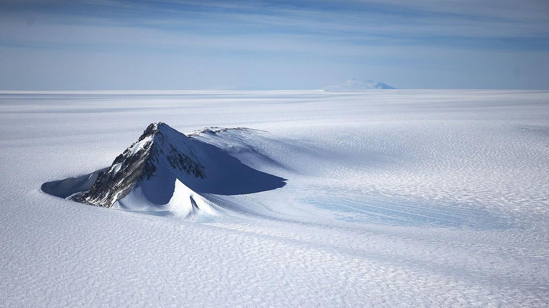 Antarctic Gravity Anomaly Offers Insights into Earth's Mantle Dynamics