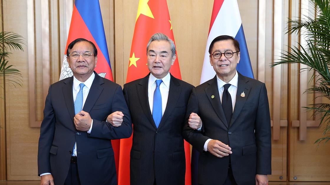 China Mediates Cambodia-Thailand Border Dispute Amid Ceasefire Efforts