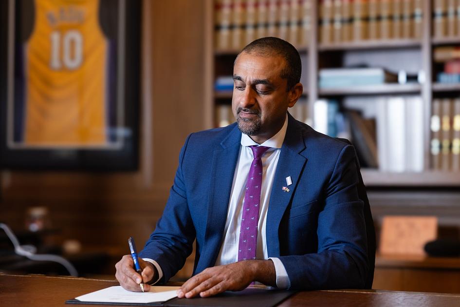 BC Conservatives win supermajority; former NDP MLA Kahlon discusses housing outlook