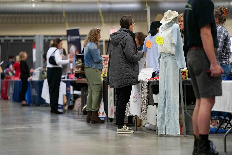 US Job Growth Surpasses Expectations in September; Unemployment Rate Rises to 4.4%