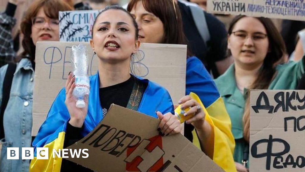 Destitución del ministro de Defensa por Zelensky genera protestas y relevo del jefe del ejército