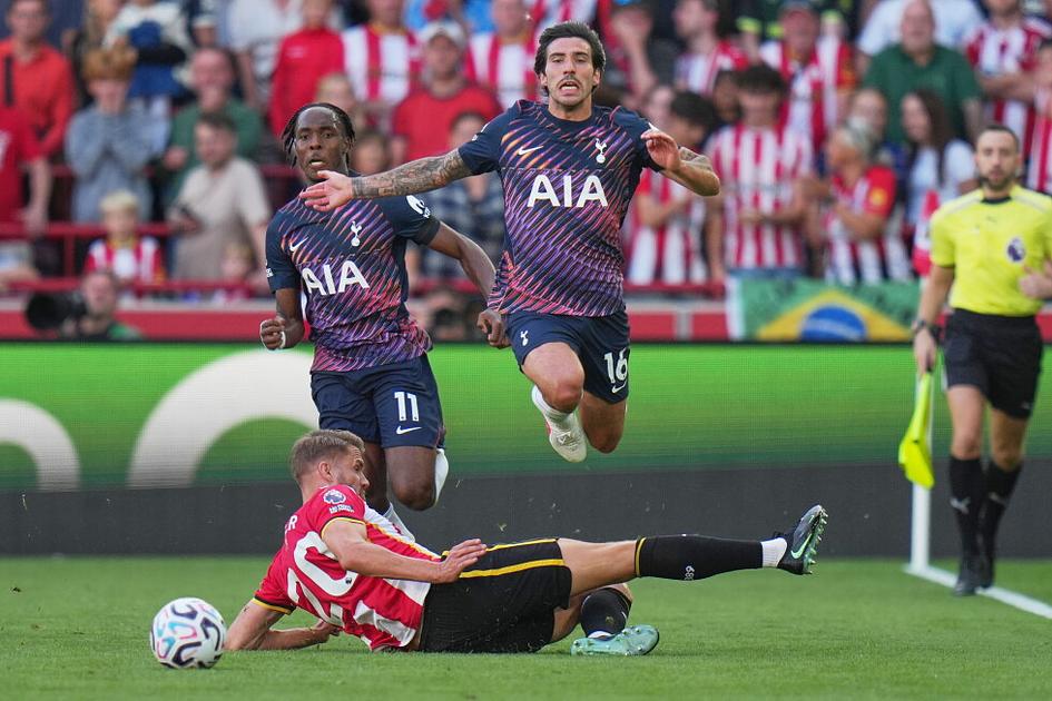 United and Tottenham taste early Premier League losses on August 22