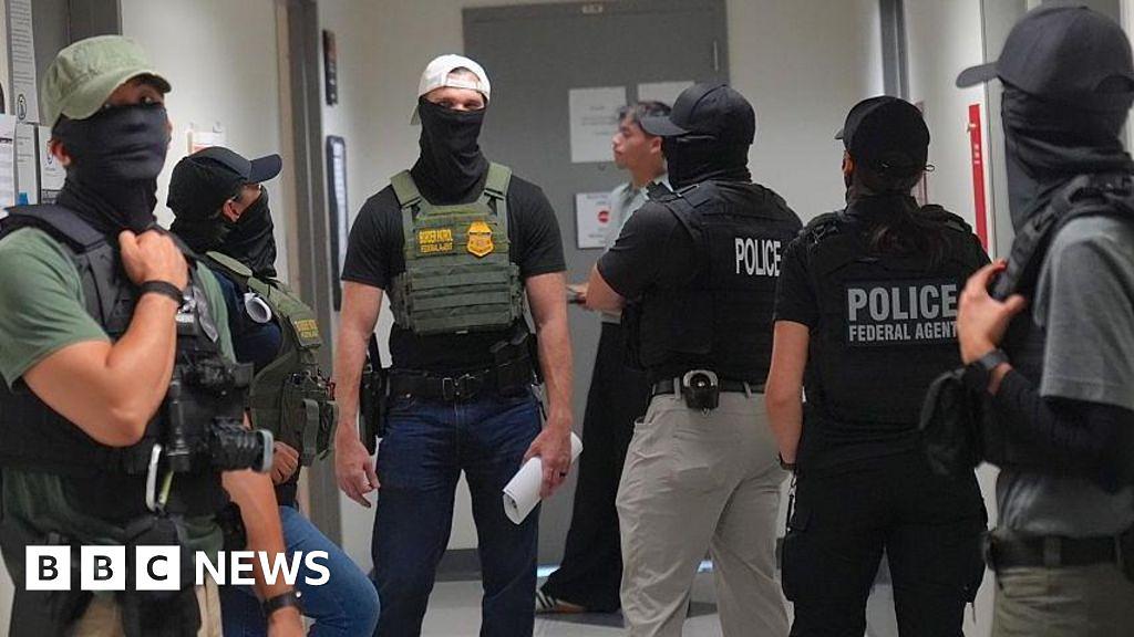 California Enacts Law Banning Most Law Enforcement Officers from Wearing Masks