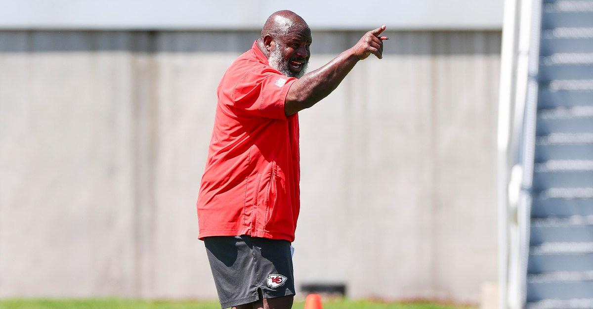 Chiefs' offensive coordinator Eric Bieniemy returns as camp heats up