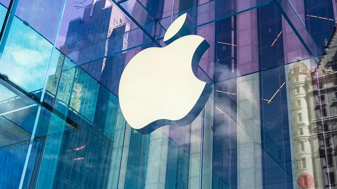 Three Teenagers Charged in £11,490 Apple Store Theft in Cambridge