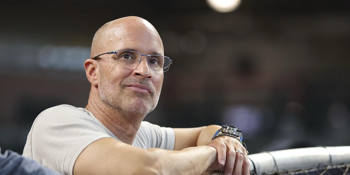 Astros fire Joe Espada as Mariners interview him for manager role