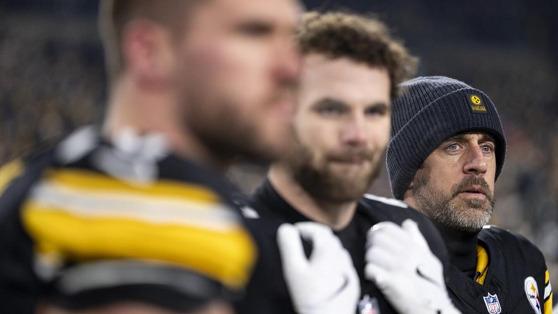 Aaron Rodgers Returns to Steelers on One-Year Deal