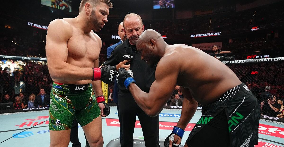 Adesanya lauds du Plessis' decision win over Usman in Oklahoma City
