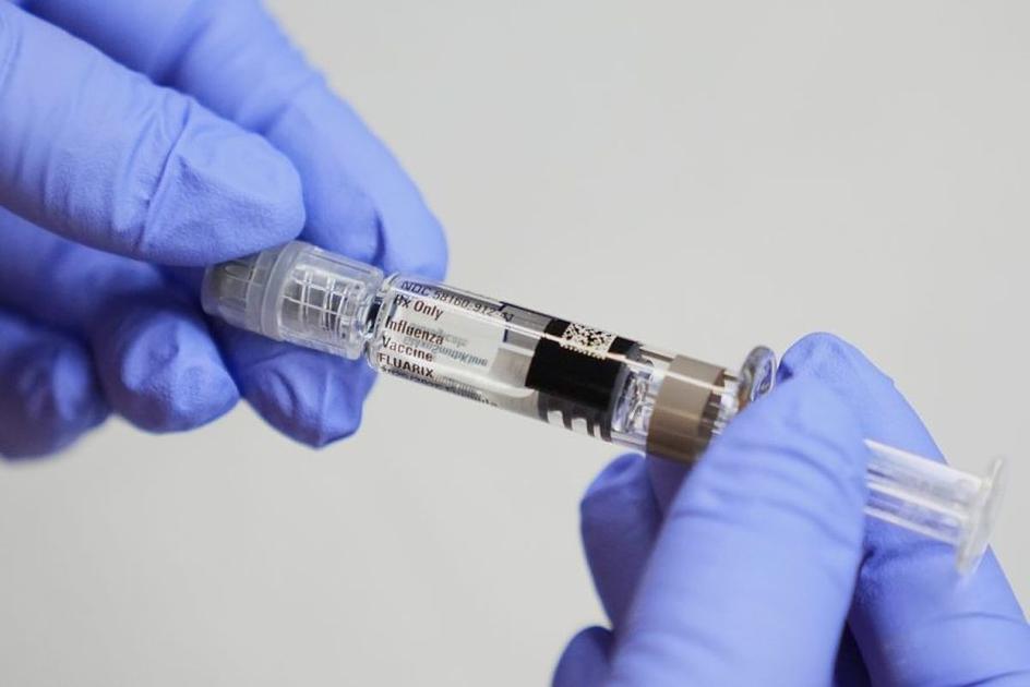 Ontario expands free flu, COVID-19, RSV shots; California urges holiday vaccinations