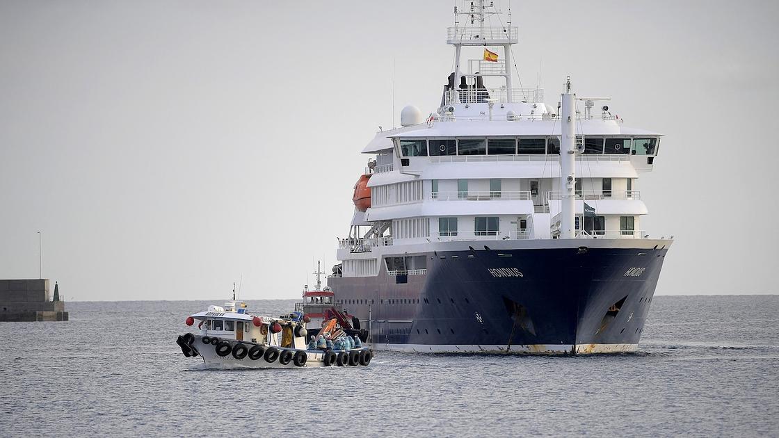 WHO declares MV Hondius hantavirus outbreak over after final quarantine