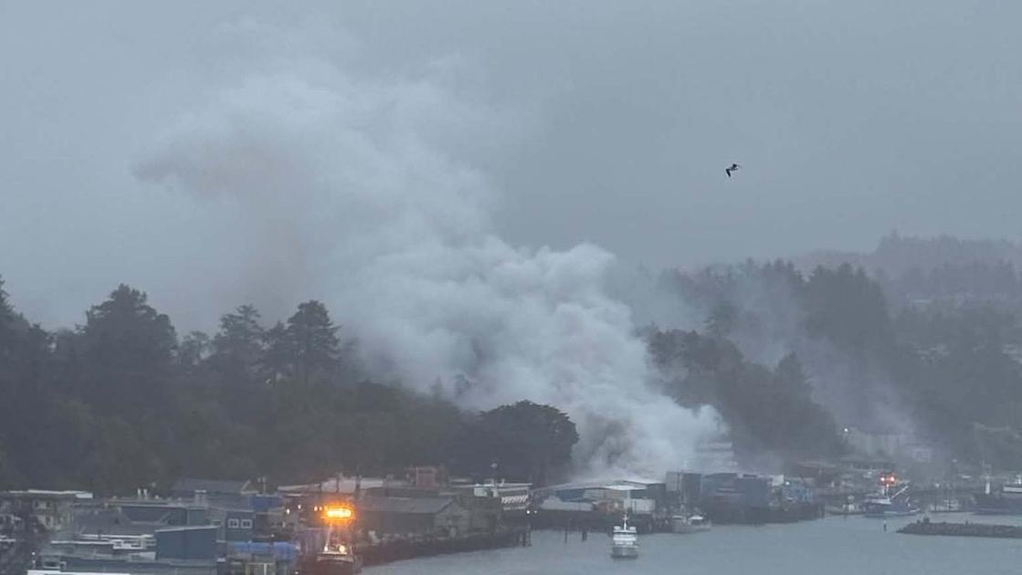 Pacific Seafood Plant Fire Triggers Level 3 Evacuation in Newport, Oregon