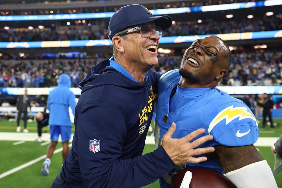 Chargers Edge Eagles 22-19 in Overtime Thriller