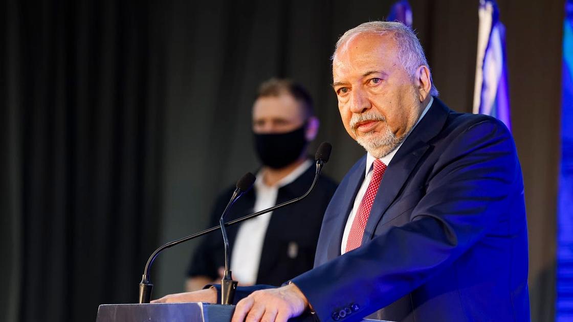 Avigdor Liberman ends opposition contacts, backs Netanyahu unity government