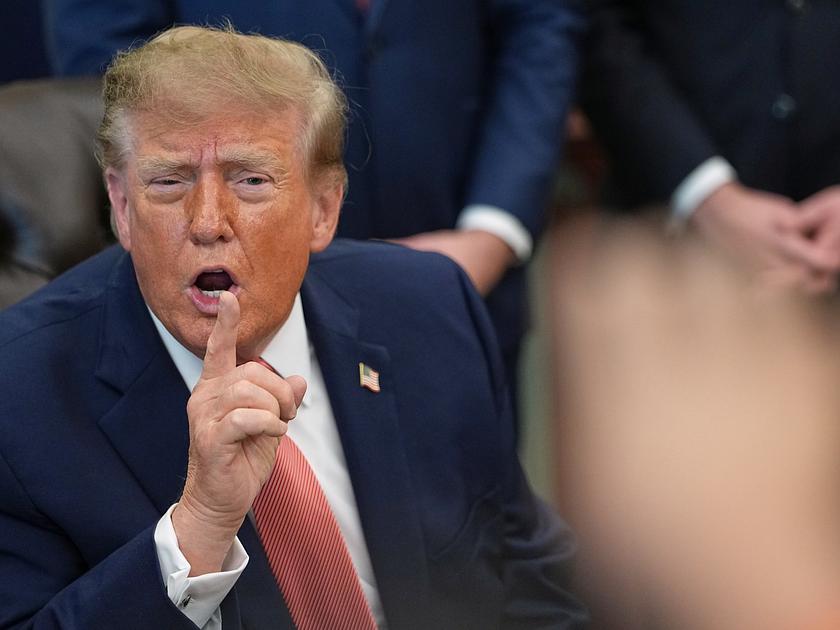 Trump urges Zelenskyy to accept Russian peace deal amid rising tensions