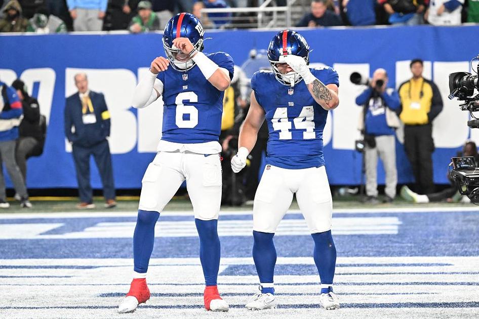 Rookies Dart and Skattebo Energize Giants in Victory Over Eagles