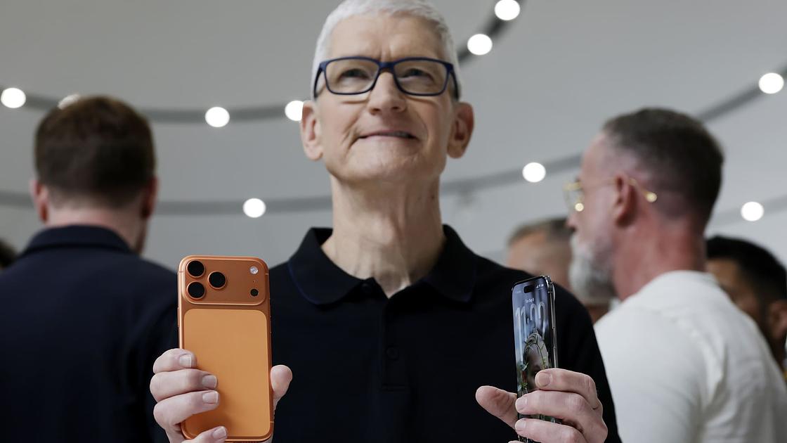 Apple Shares Surge Amid Strong iPhone 17 Demand