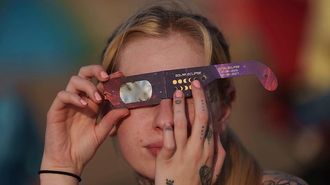 Total solar eclipse sweeps Europe, draws crowds and boosts tourism