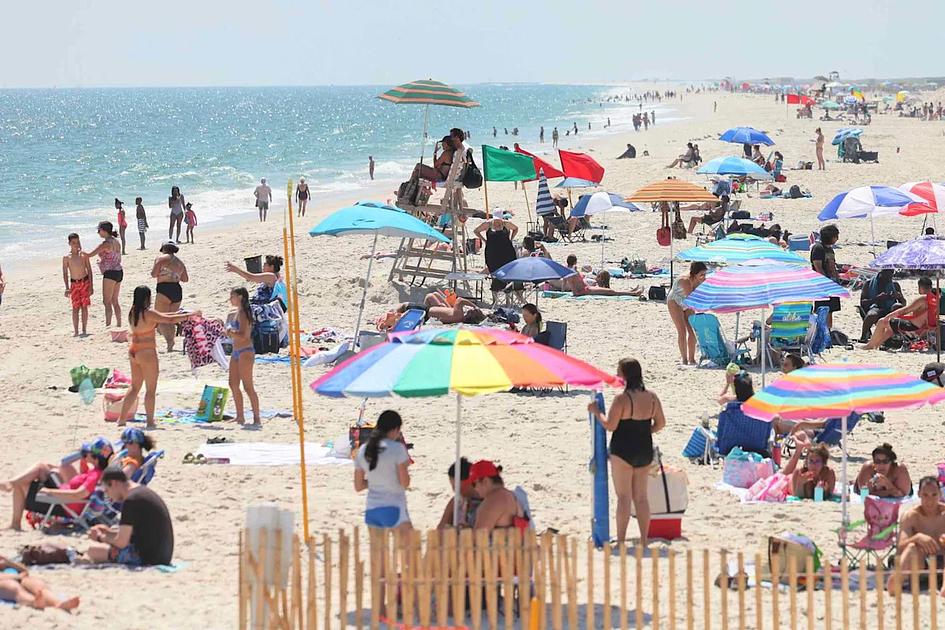 Man Treated After Suspected Shark Bite at Jones Beach