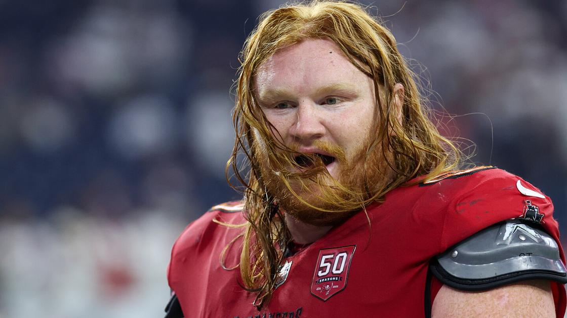 Bucs lineman says Mayfield remains franchise quarterback amid contract talks
