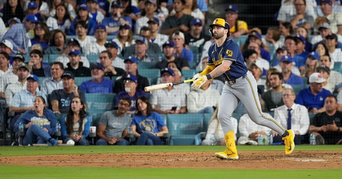 Brewers sweep NLCS, clinch World Series berth