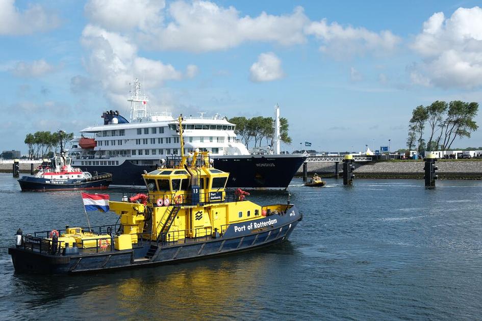 MV Hondius Cruise Ship Hantavirus Outbreak Results in Deaths and Disinfection