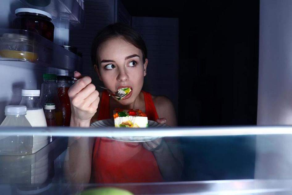 Late-night eating raises risk of fatty liver disease by up to 30%