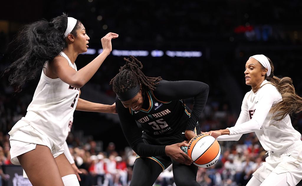 Atlanta Dream Upset New York Liberty in Second-Round Playoff Opener