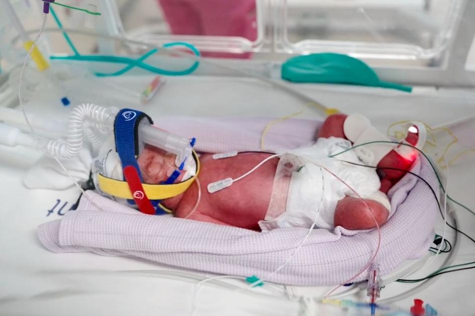 Australian mother delivers identical quadruplet girls at Brisbane hospital