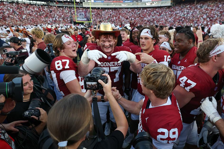 Oklahoma Upsets No. 1 Texas with Last-Second Field Goal
