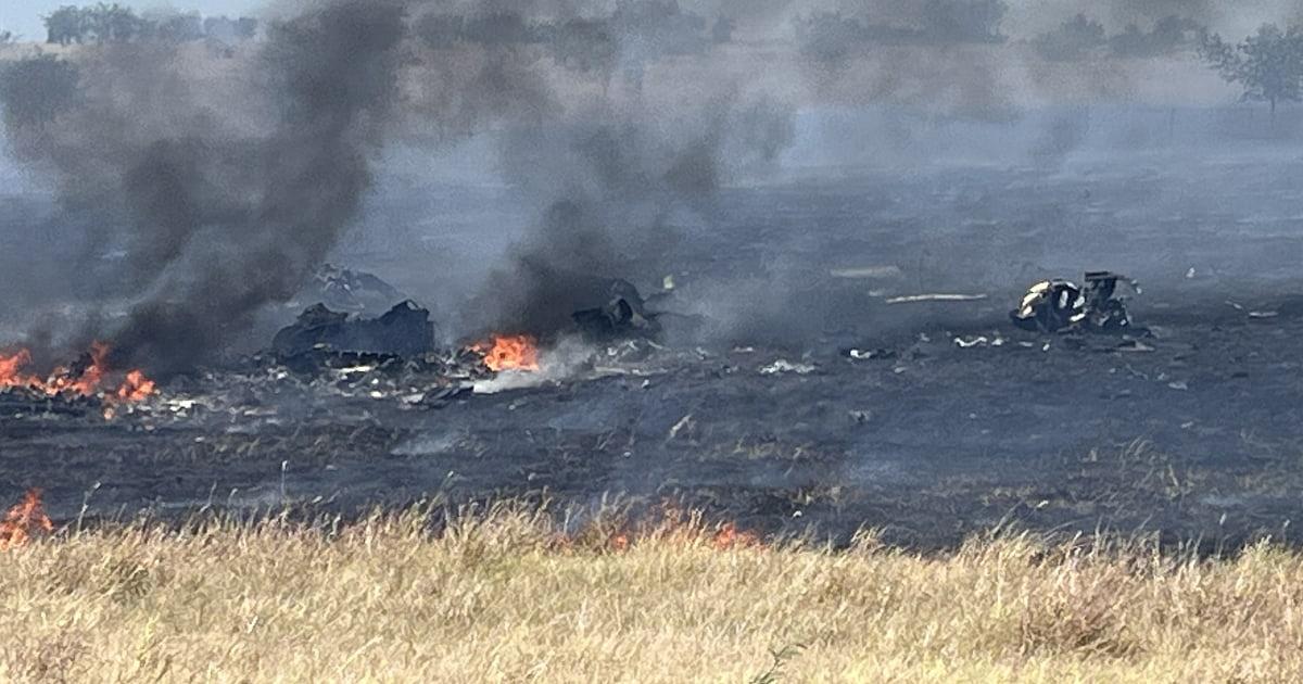 U.S. Army suspends Apache training flights after fatal Texas crash