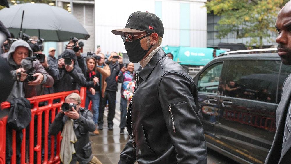 Chris Brown sentenced to suspended eight-month term for London nightclub assault