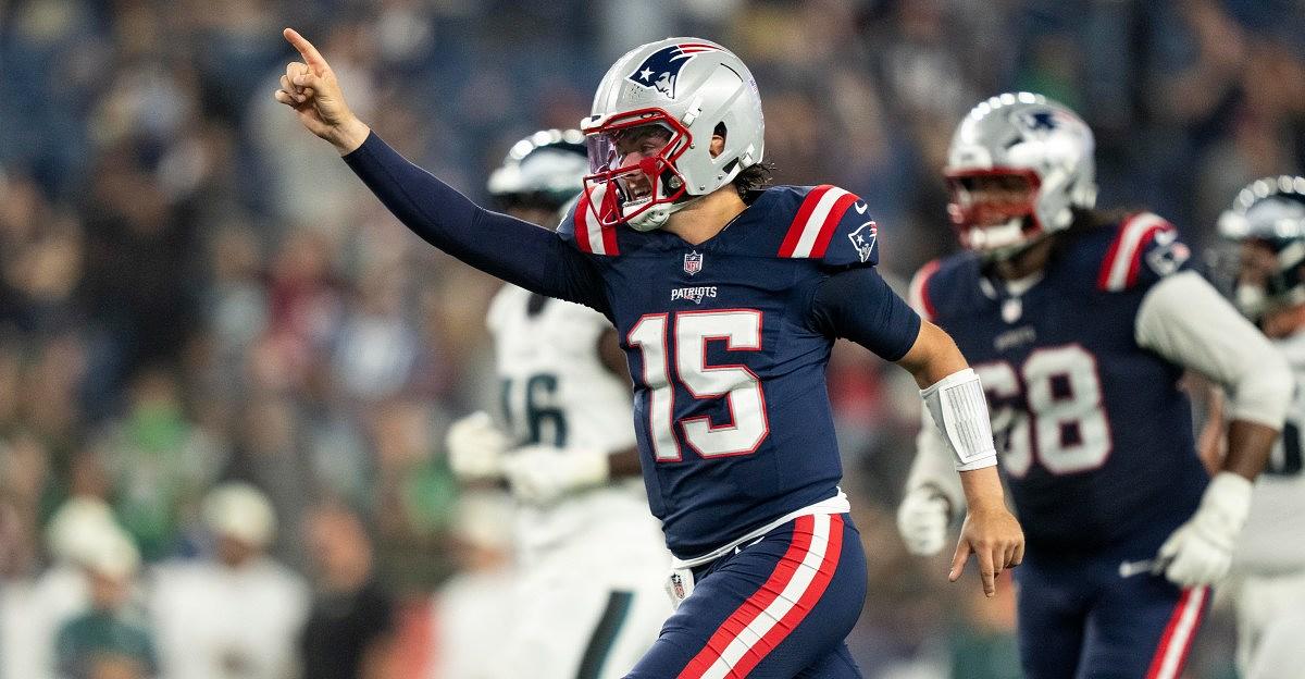 Patriots finalize 53-man roster, add practice squad, announce throwback games