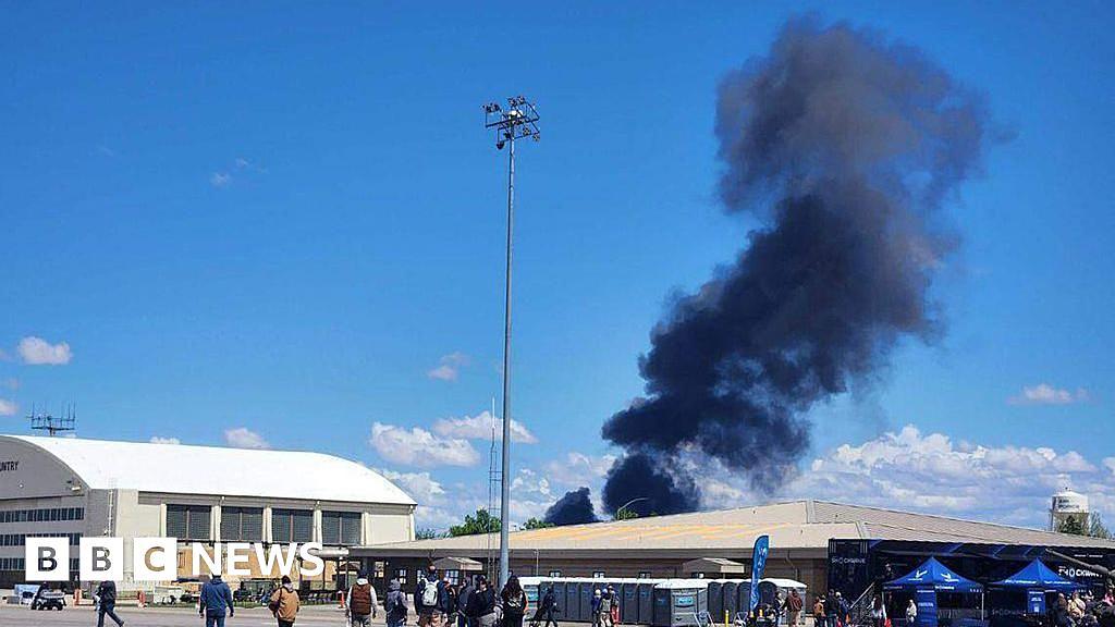 Two Navy EA-18G Growlers Collide at Idaho Air Show
