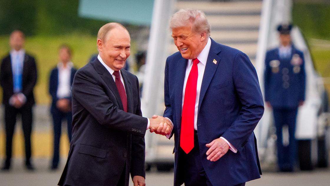 Putin Proposes Trump-Xi Summit Amid U.S. Starshield Restrictions and Ukraine Counterattacks