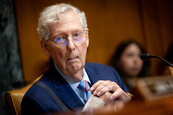 Senator Mitch McConnell Hospitalized After Unconscious Discovery at D.C. Residence