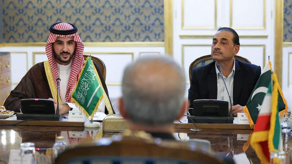 Saudi defence minister reportedly to offer $1 billion to Houthis in Tehran