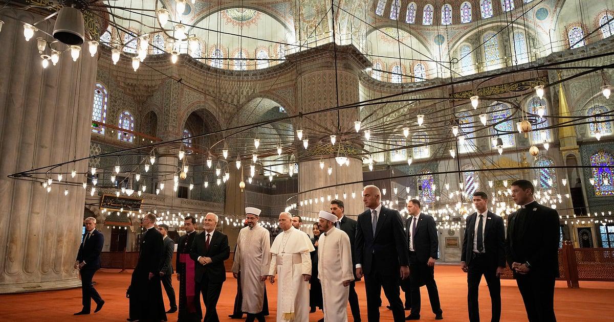 Pope Leo XIV Visits Istanbul's Blue Mosque and Meets with Patriarch Bartholomew