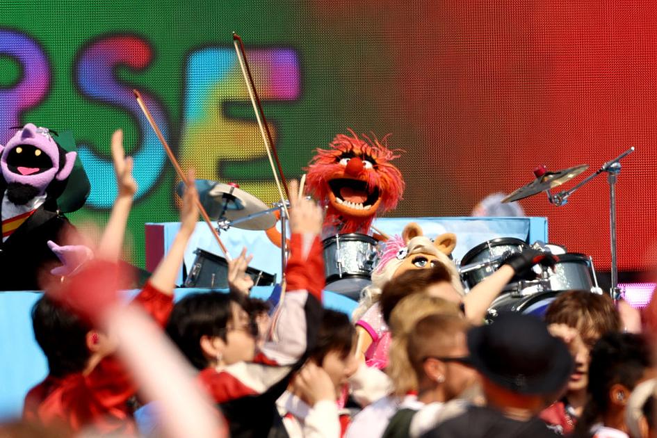 Star-Studded FIFA World Cup Final Halftime Show Draws Mixed Reactions