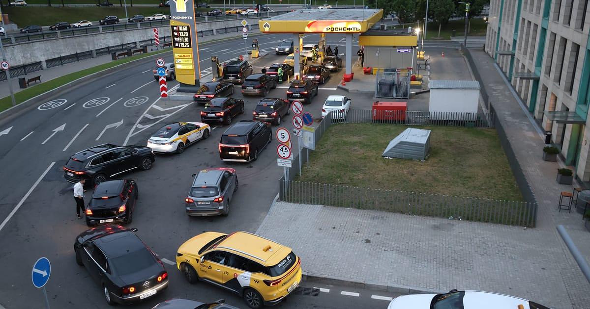 Ataques ucranianos provocan escasez de combustible e inflación en Rusia