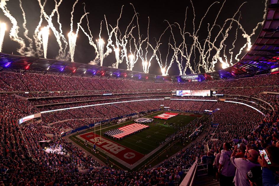 Bills play U.S. and Canadian anthems at Highmark Stadium opening