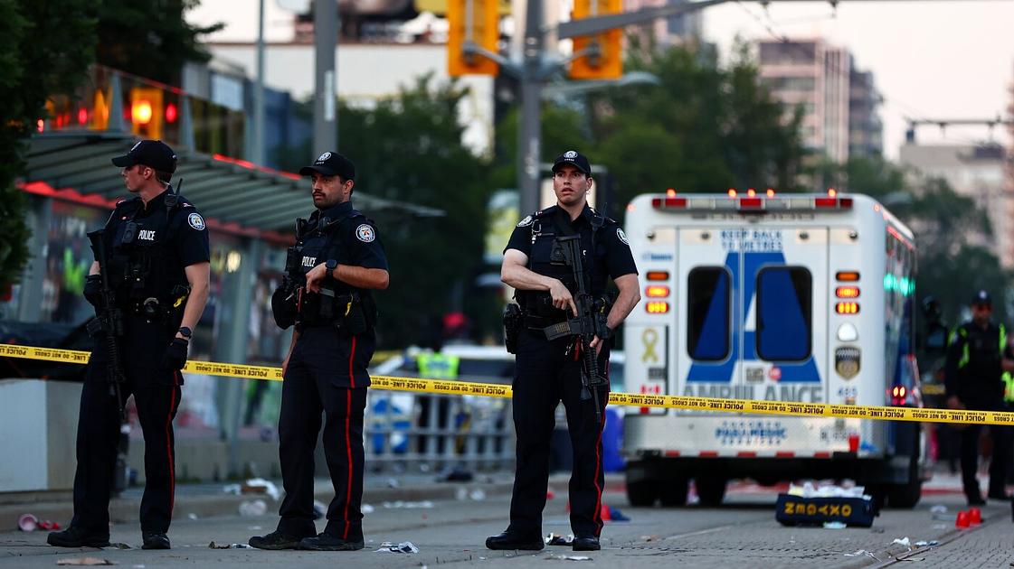 Two dead, four injured in Toronto Salsa festival shooting