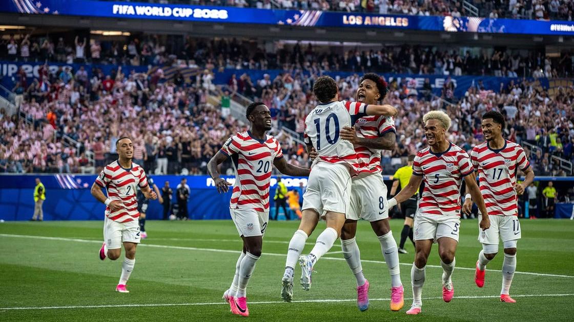 U.S. Men Defeat Paraguay 4-1 in World Cup Opener