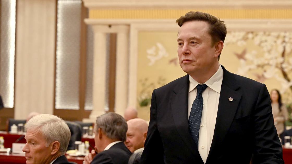 Tesla earnings preview and Musk's SpaceX share giveaway to U.S. children