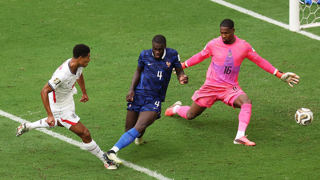 England beats France 6-4 to claim World Cup third place
