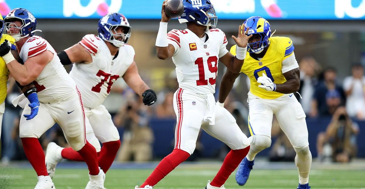 Rams rout Giants 28-6 in Night Football